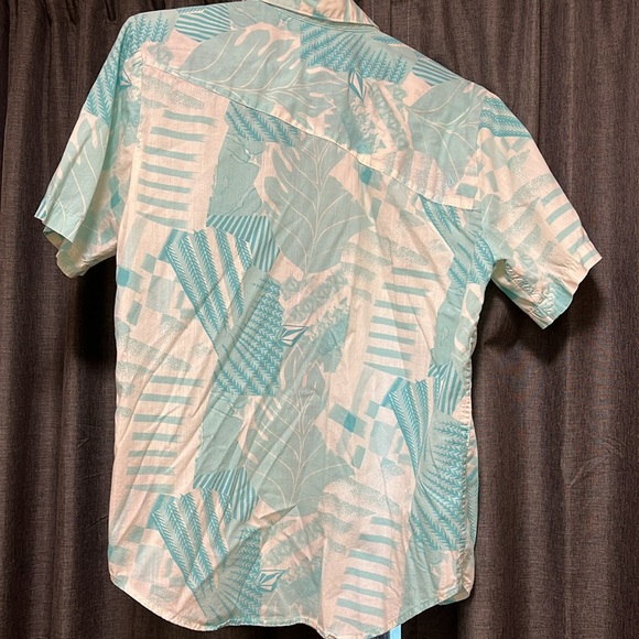 Volcom Button up - Picture 3 of 3